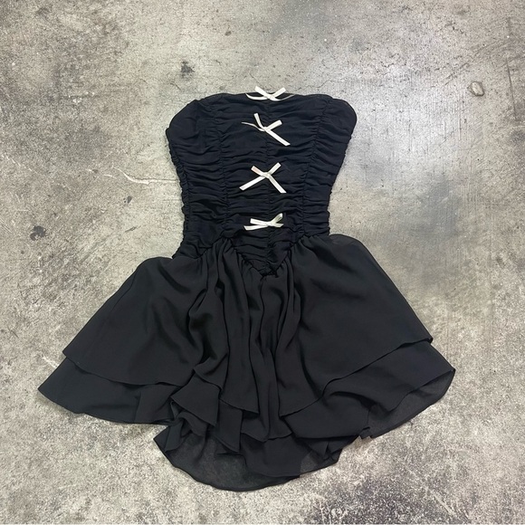 WINDSOR Y2K Elegant Black Strapless Dress with Bow Accents - Picture 1 of 6